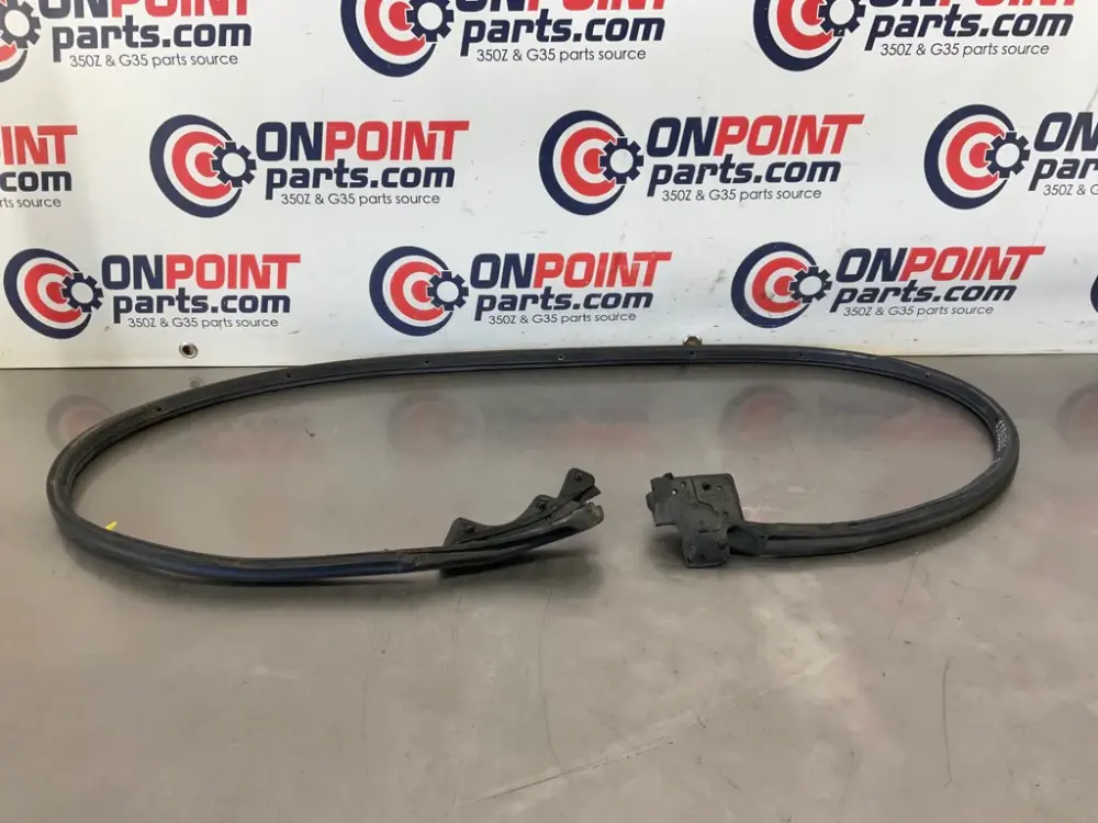 03-09 Nissan 350Z Right Lower Door Shell Weatherstrip 80830CE401 OEM 13BEBEE