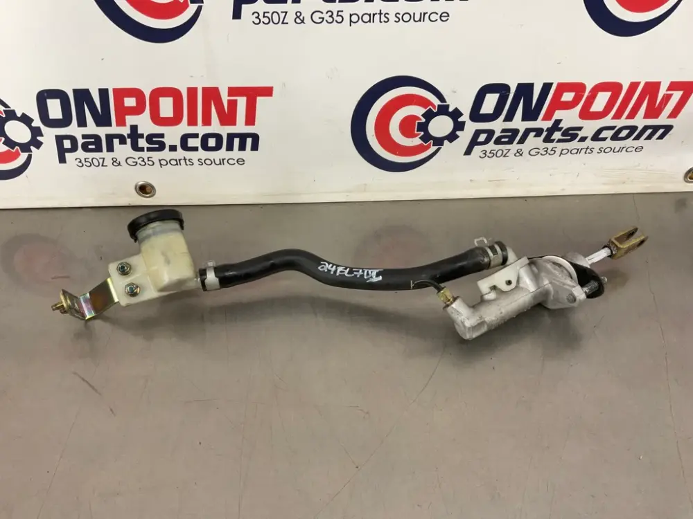 2003 Nissan 350Z Clutch Master Cylinder 30610 OEM 24BL7DI