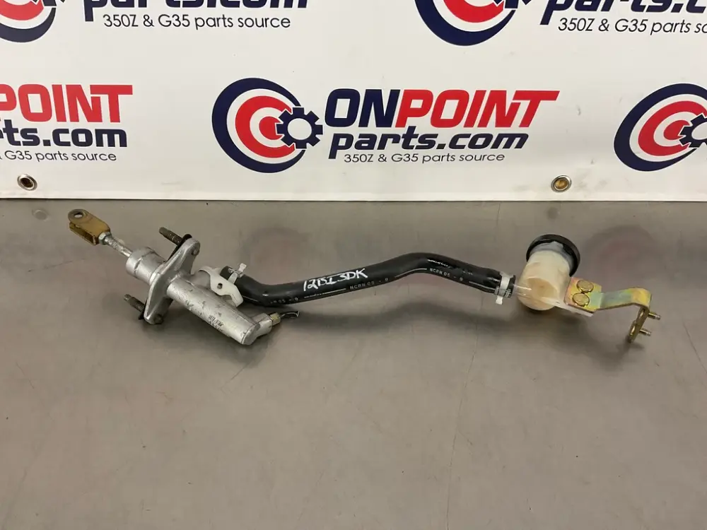 2006 Nissan 350Z Clutch Master Cylinder 30610 OEM 12BI3DK