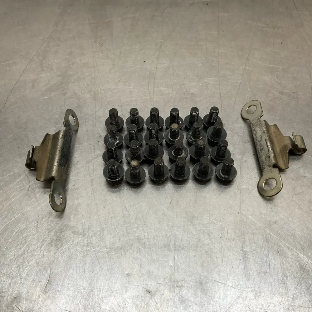 2015 Infiniti V36 G37 /T Oil Pan Hardware Oem 12Bd4Gi