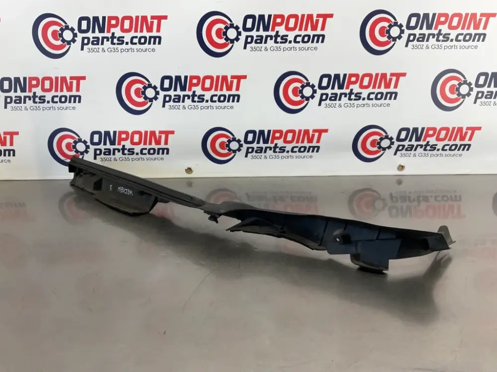 2009 Nissan 370Z Passenger Right Front Fender to Hood Seal 65820 OEM 15BKJDK