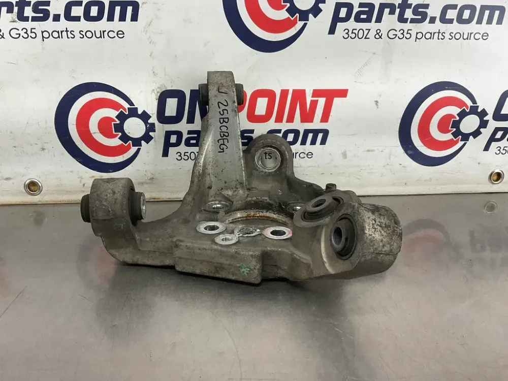 2007 Nissan 350Z Driver Left Rear Suspension Knuckle Axle Housing OEM 25BCBEG