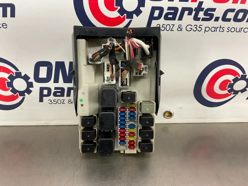 2004 Infiniti G35 IPDM Roomy Fuse Relay Module Box 384B7AQ006 OEM 12BK8DE