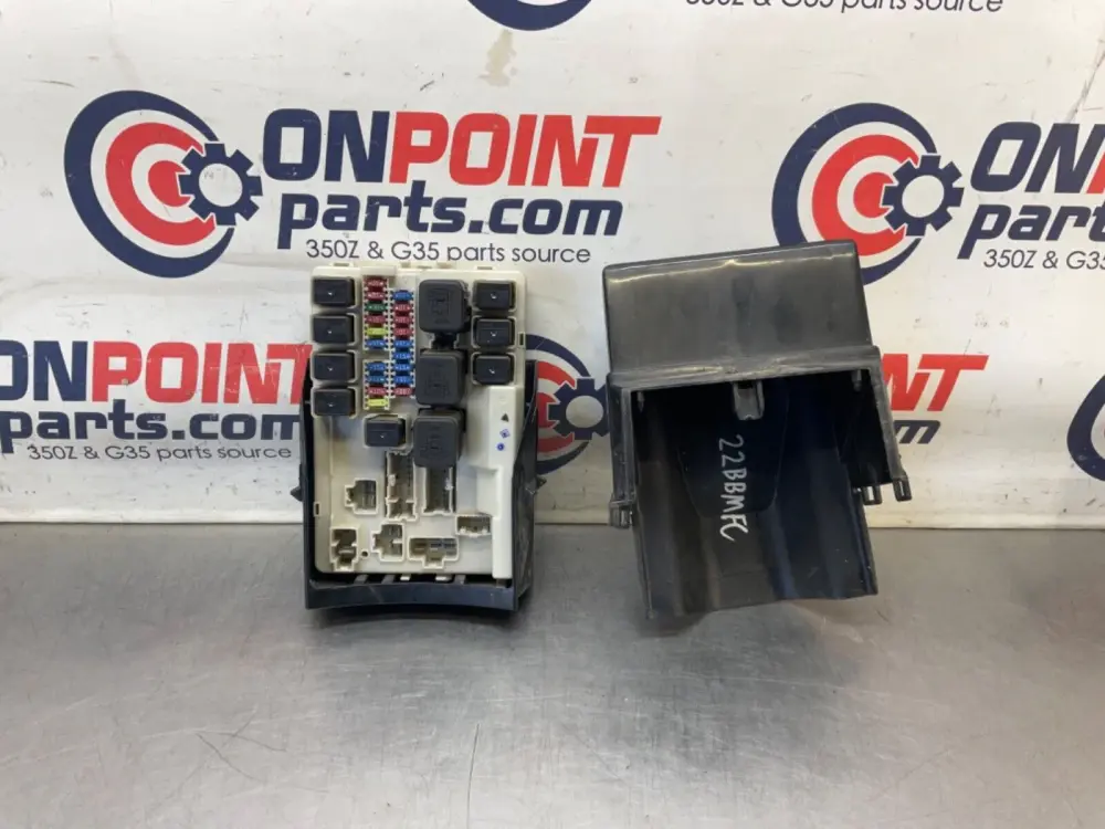 2007 Nissan Z33 350Z VQ35HR IPDM Engine Bay Fuse Relay Box 284B7 OEM 25BBMFC