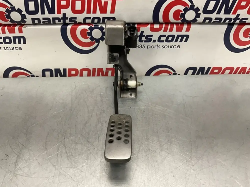 2005 Nissan Z33 350Z Accelerator Gas Throttle Pedal Hand-powered OEM 24BHQEI
