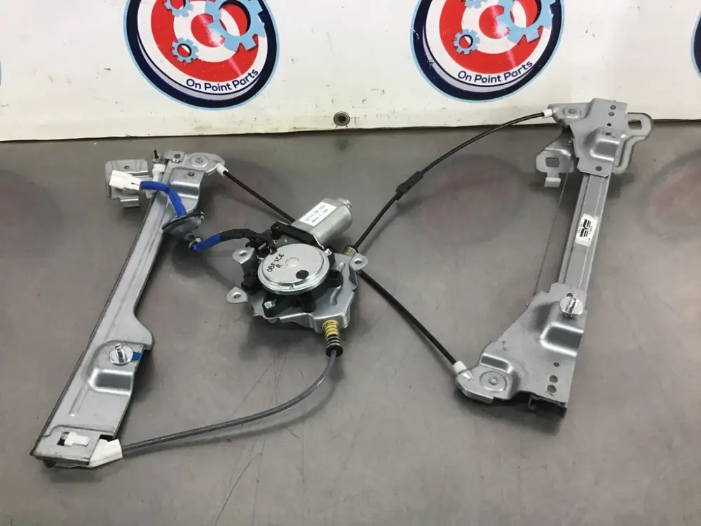 2006 Nissan 350Z Passenger Right Window Regulator Motor OEM 13BF7CE Motor