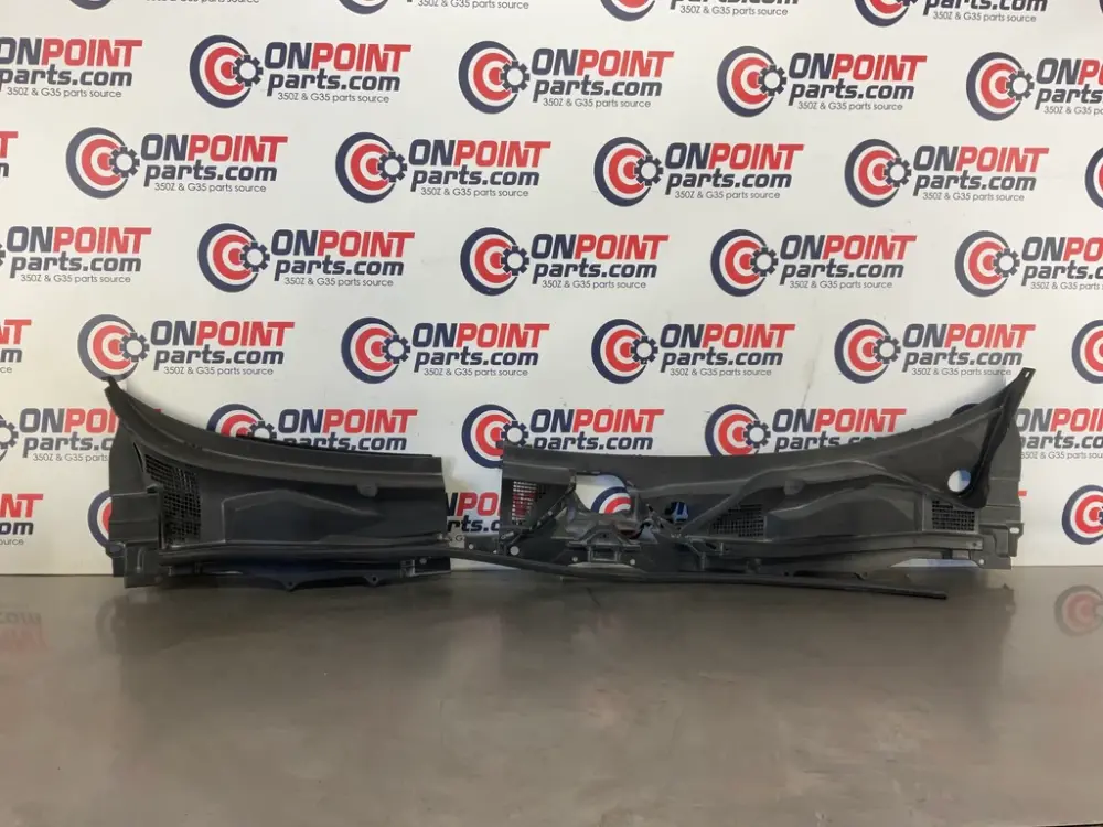 09-20 Nissan 370Z Windshield Wiper Hood Cowl 668621EA0A 668631EA0A OEM 24BDME2