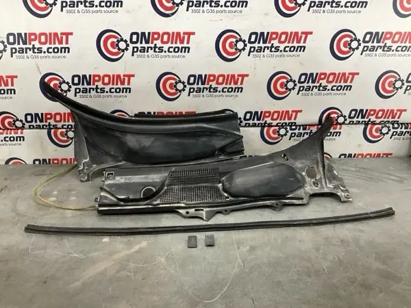 2004 Nissan Z33 350Z Front Windshield Cowl Wiper Cover Panel Oem 24Bbqg2