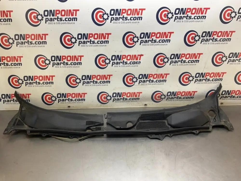 2008 Nissan Z33 350Z Window Cowl Wiper Cover Panels OEM 24BBTF3