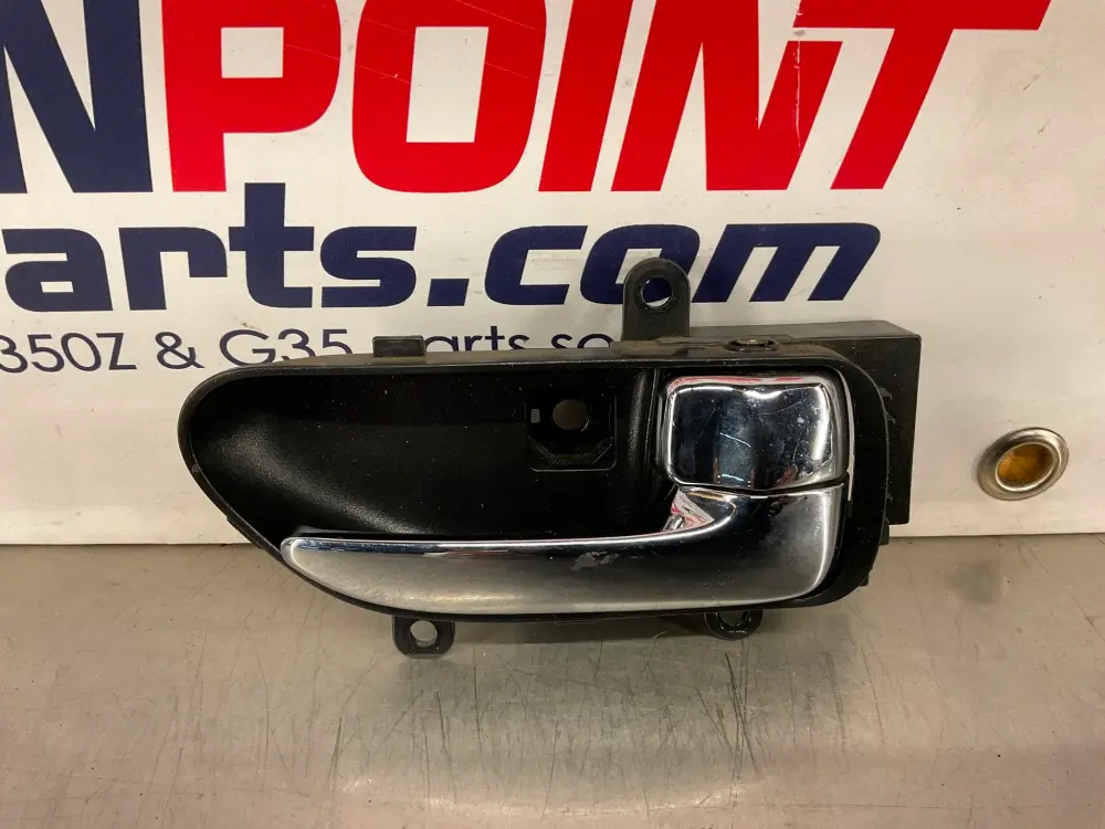 03-06 Infiniti G35 Sedan Right Front Interior Door Handle 806709Y000 OEM 25BJ1DE