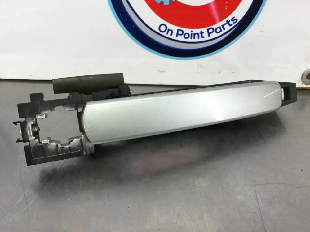 2004 Infiniti G35 Passenger Right Exterior Door Handle OEM 2BBE