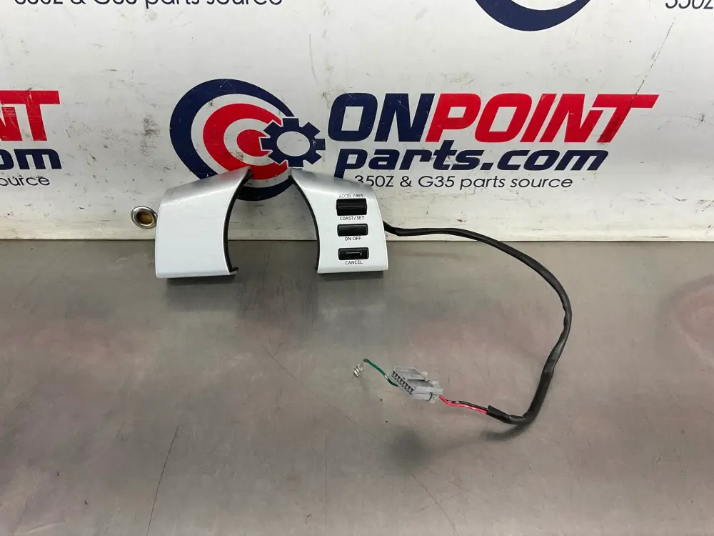 2004 Nissan 350Z Steering Wheel Cruise Control Switches and Trim OEM 14BEQEA