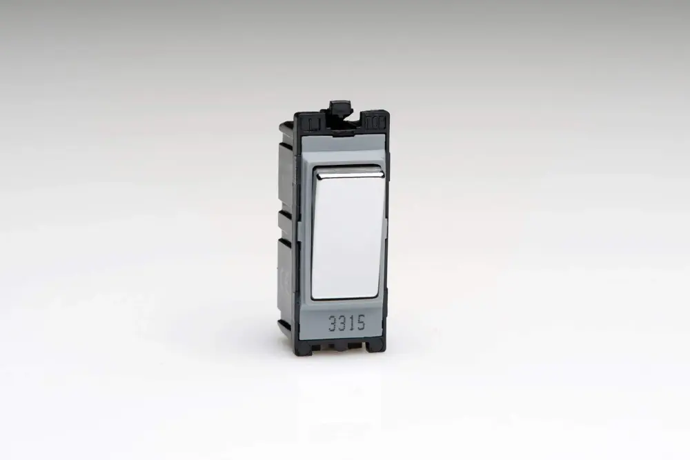 Varilight Shiny metal 10 Amp Intermediate Switch Module