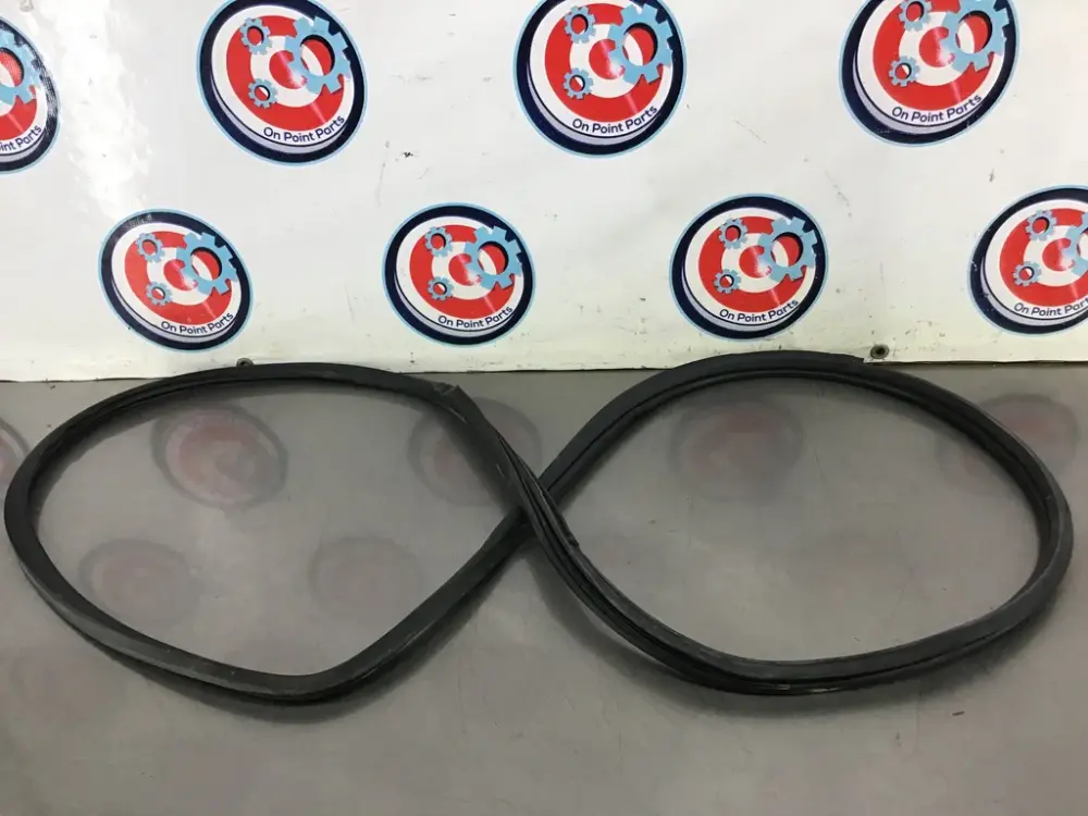 2003 Nissan 350Z Passenger Right Door Seal OEM 12BHJCE
