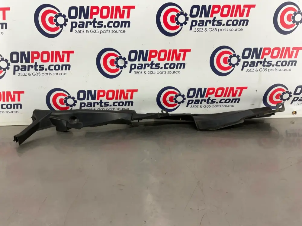 09-20 Nissan 370Z Passenger RH Fender Hood Weatherstrip 658201EA1A OEM 24BBBDK