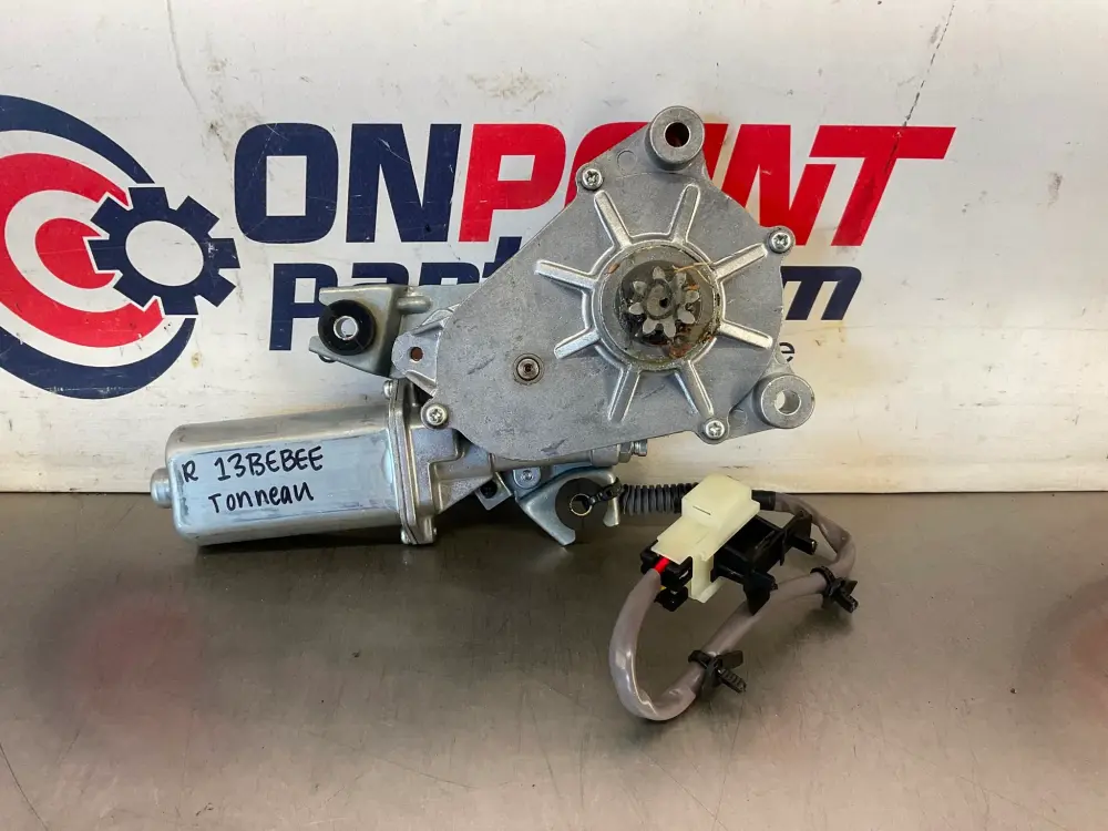 2005 Nissan 350Z Passenger Right Versatile Top Tonneau Lift Motor OEM 13BEBEE Spray Bottle