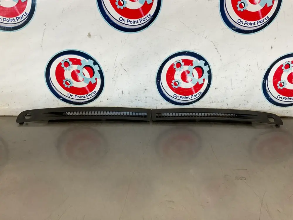 03-07 Infiniti G35 Coupe Windshield Dash Defrost Vent Panel OEM 23BDFDC