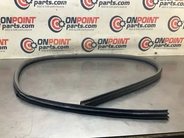 2005 Nissan Z33 350Z Driver Transformable Door Frame Weatherstrip Oem 14Bcrga