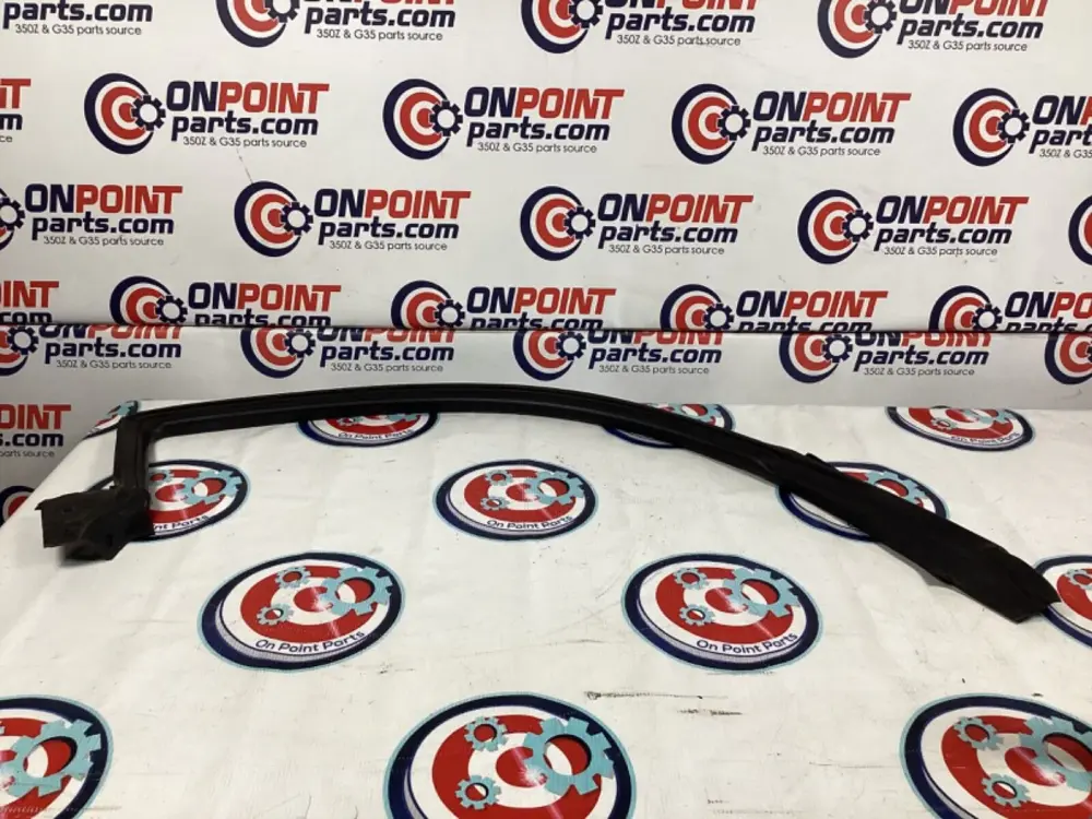 2007 Nissan Z33 350Z Passenger Right PIllar Weatherstrip OEM 21BGKEE EA