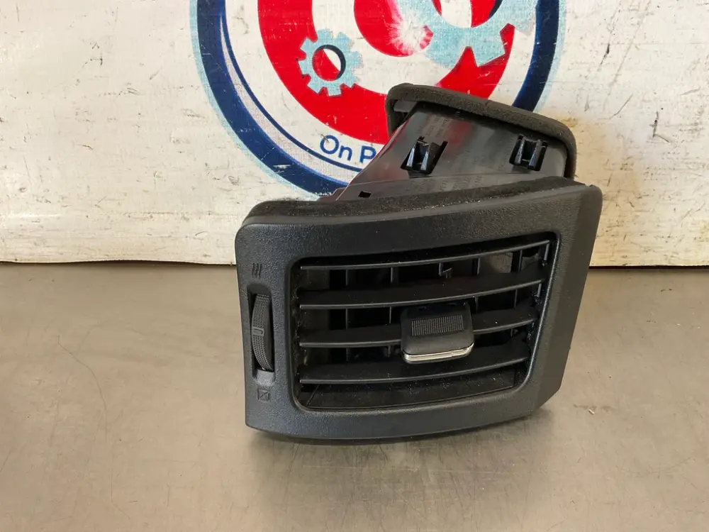 08-15 Infiniti G37 Q40 Q60 Passenger Right Dash Vent 68760JK00A OEM 13BI0DE