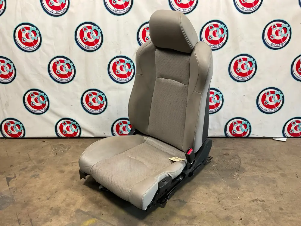 2006 Nissan 350Z Coupe Passenger Right Power Leather Seat OEM 21BHKD9