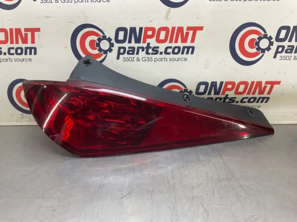 2007 Nissan Z33 350Z Coupe Passenger Right Rear Tail Buoyant Assembly OEM 25BBMF2