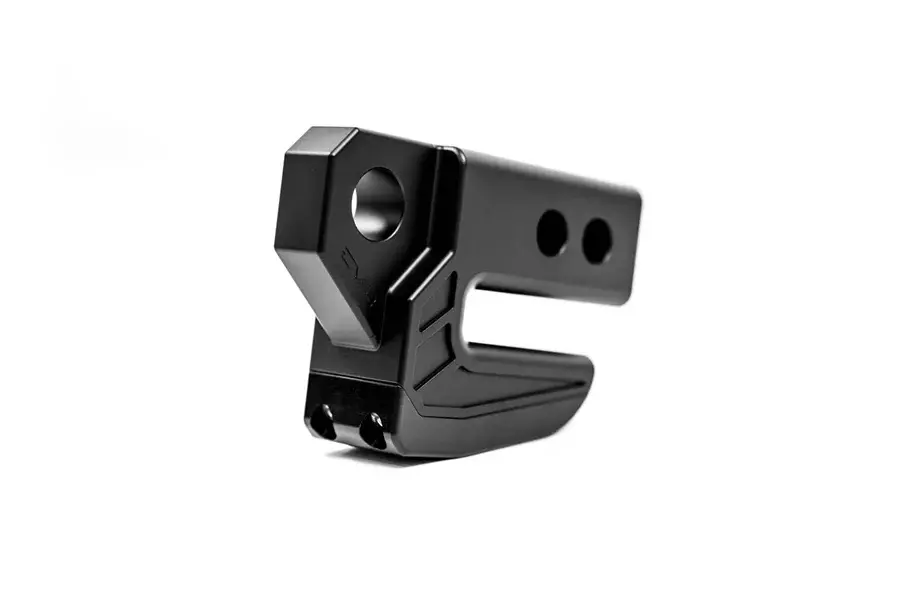 DV8 Xtract Hitch Skid Plate - Ebony