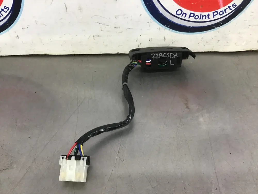 2003-2006 Nissan 350Z Driver Left Power Seat Control 87066CD000 OEM 22BC3DA