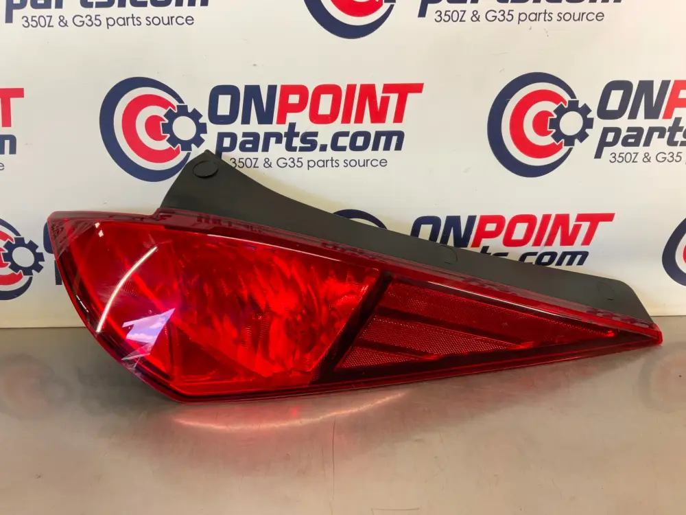 2005 Nissan 350Z Passenger Right Rear Tail Buoyant Assembly OEM 25BAED2