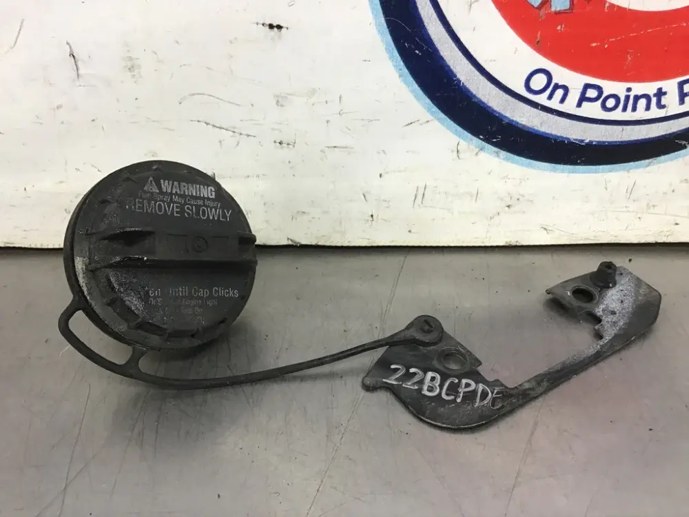 03-09 Nissan 350Z Gas Fuel Cap and Fix Bracket 17251CE800 OEM 22BCPDE