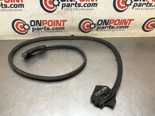 2005 Nissan Z33 350Z Front Driver Door Shell Weatherstrip Seal Oem 11Bfyfa