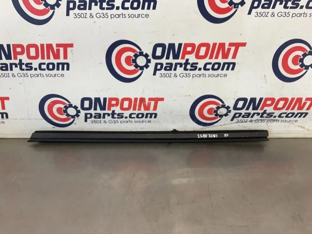2006 BMW 330i E90 Sedan Passenger Right Front Window Weatherstrip OEM 12BF1E7