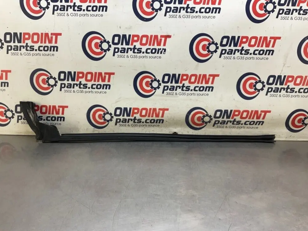 2007 BMW E92 328xi Passenger Inner Door Window Belt Weatherstrip OEM 13BCSF7