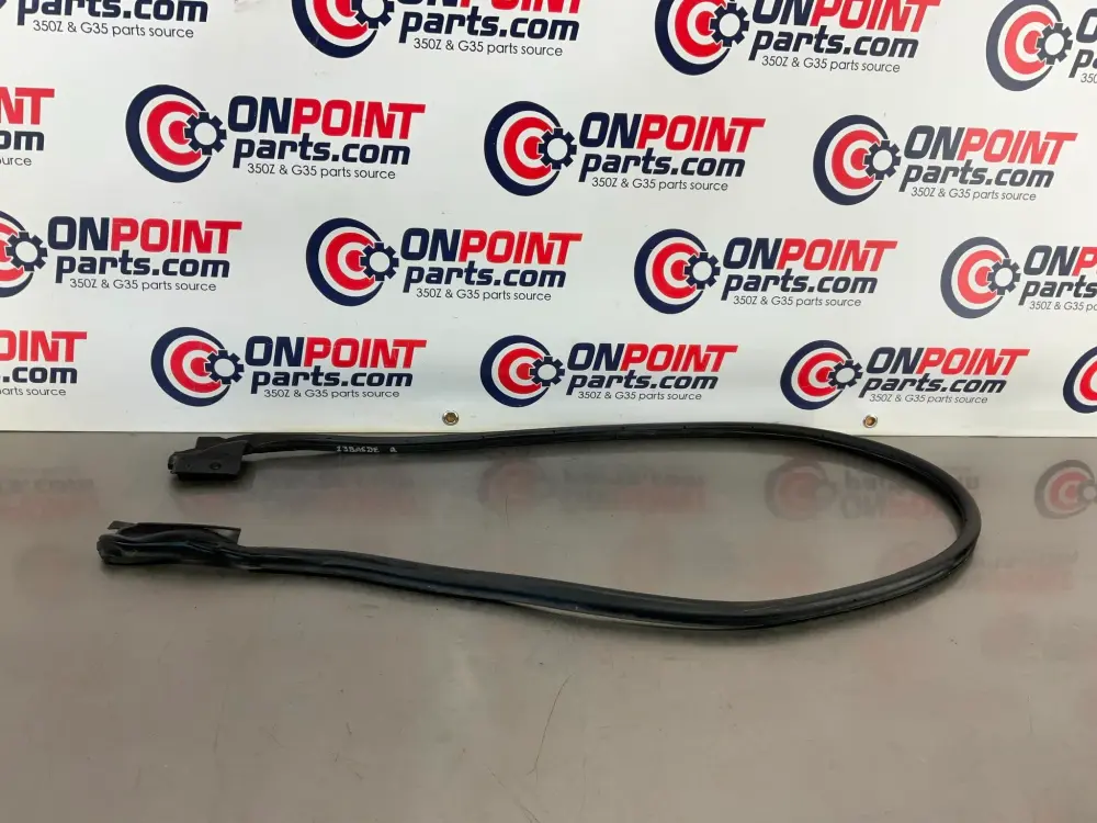 2008 Nissan 350Z Passenger Right Outer Door Seal Weatherstrip 80830 OEM 13BASDE