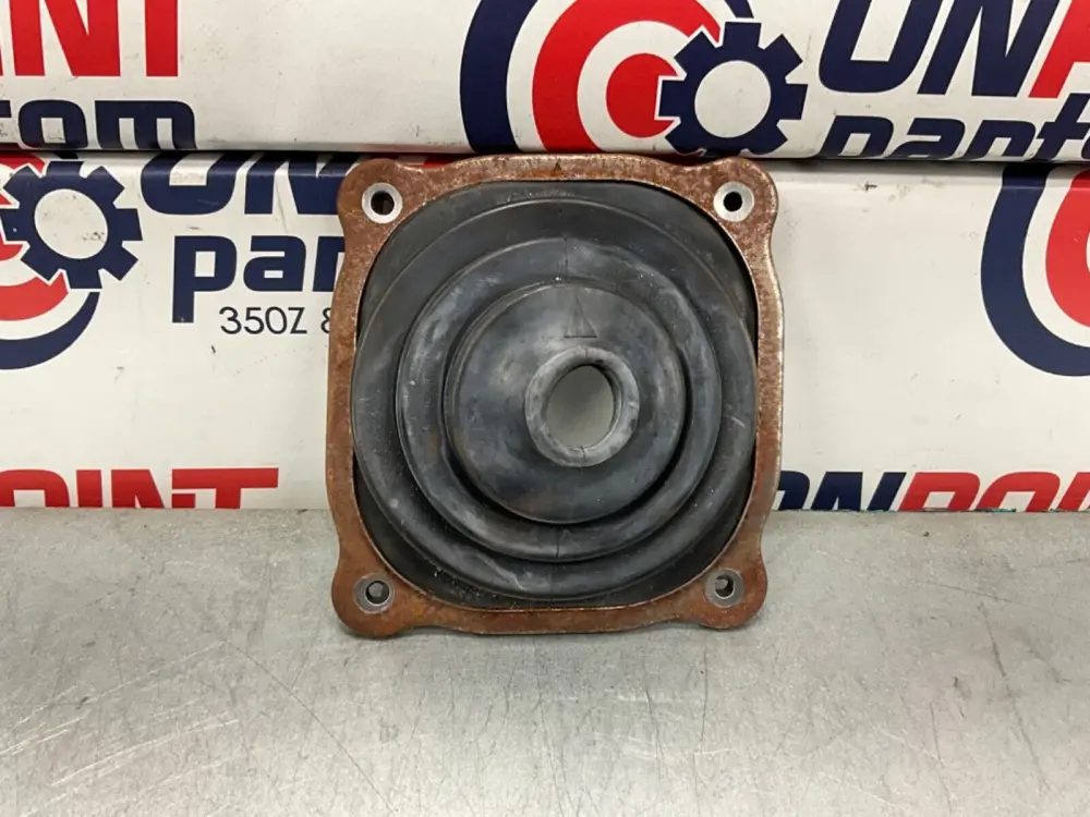 2004 Nissan Z33 350Z Hand-crank Gear Shifter Rubber Boot Bracket OEM 22BLCFC