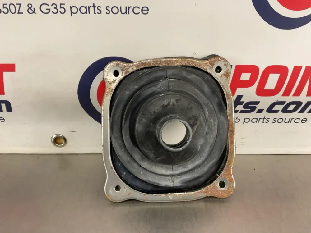 2006 Infiniti G35 Sedan Hand-crank Gear Shifter Rubber Boot Bracket OEM 25BJ1DC