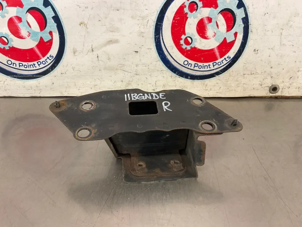 03-07 Infiniti G35 Front RH Bumper Impact Fix Bracket 62210AM610 OEM 11BGNDE