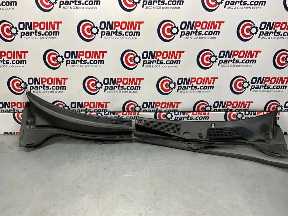 2005 Infiniti V35 G35 Windshield Wiper Hood Cowl 66862 66863 OEM 13BJXE3