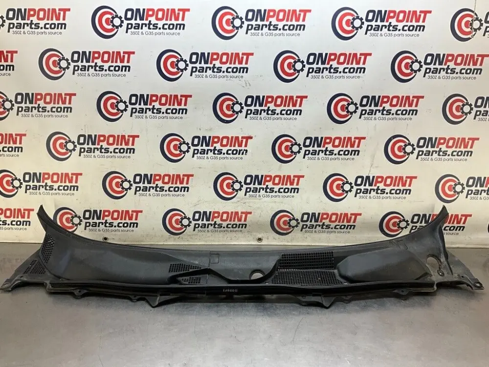 2005 Nissan Z33 350Z Windshield Hood Cowl Assembly OEM 15BDBF3