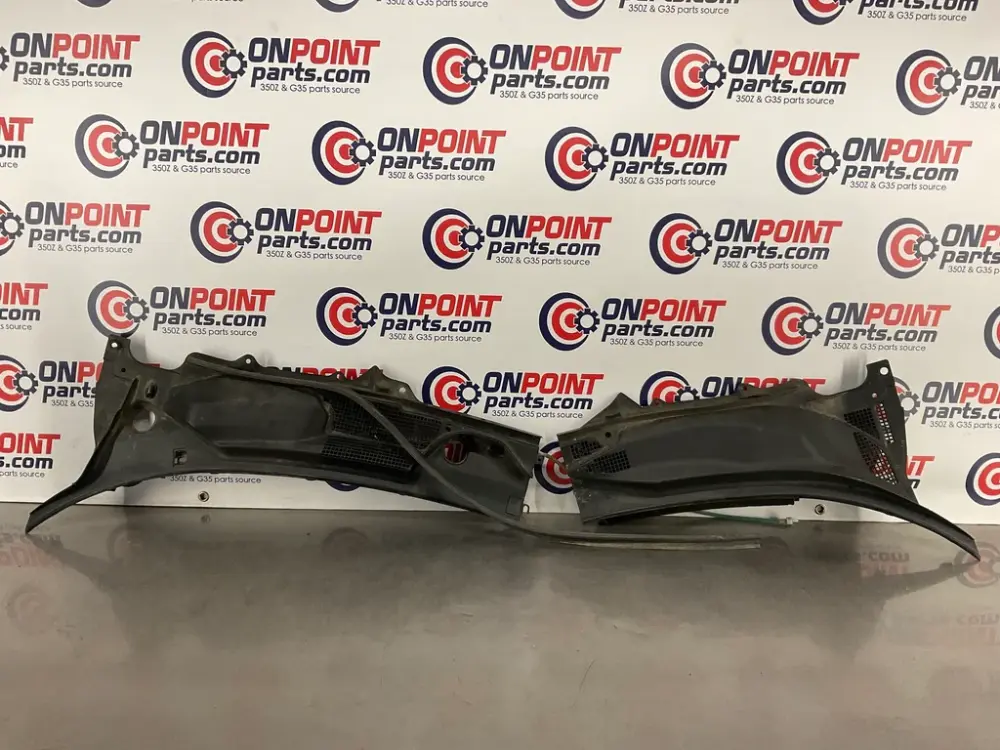 2006 Nissan 350Z Windshield Wiper Cowl Left Right OEM 12BI3D3